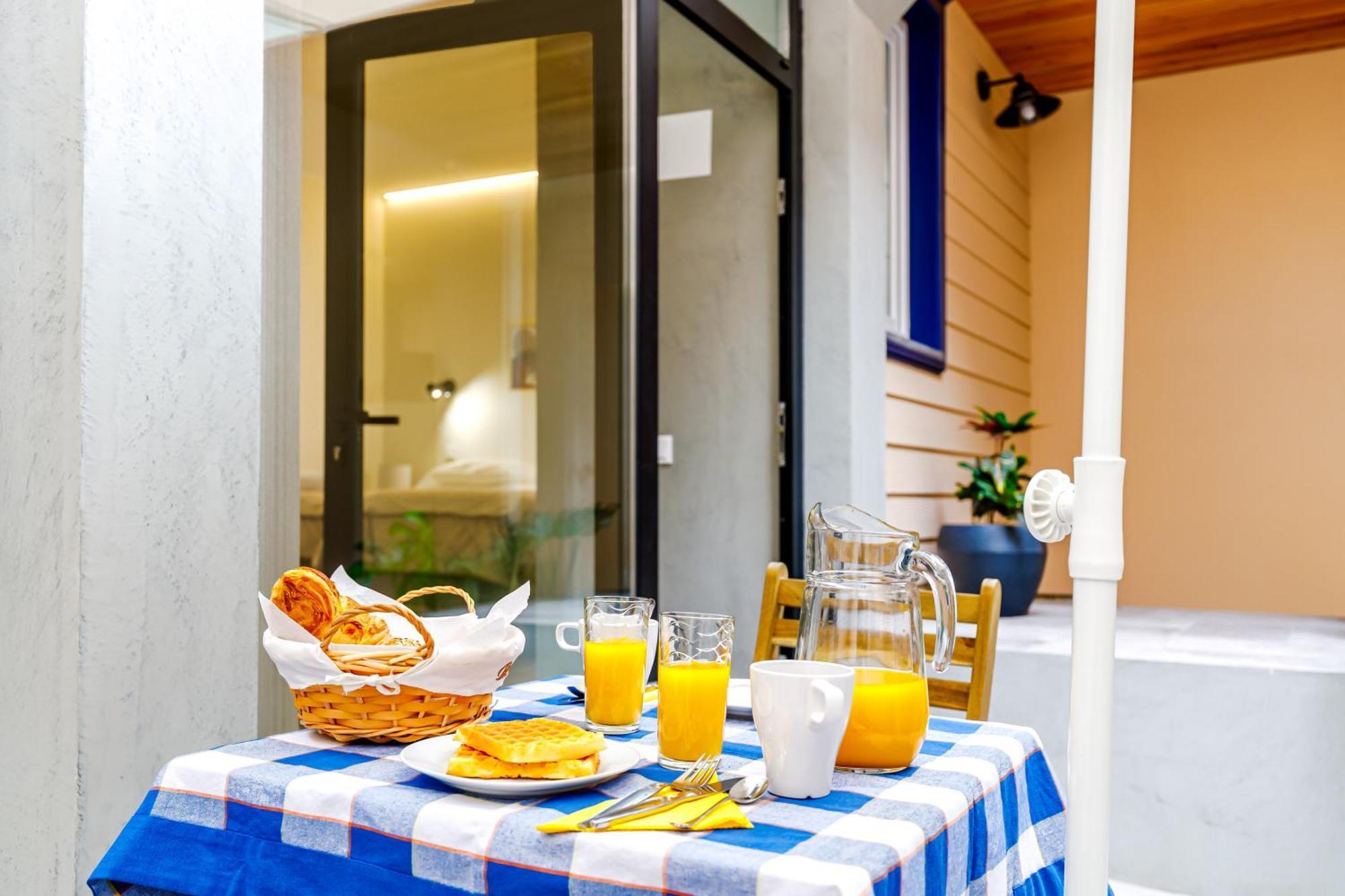 Ladomar Avenida Apartamento Horta  Exterior foto